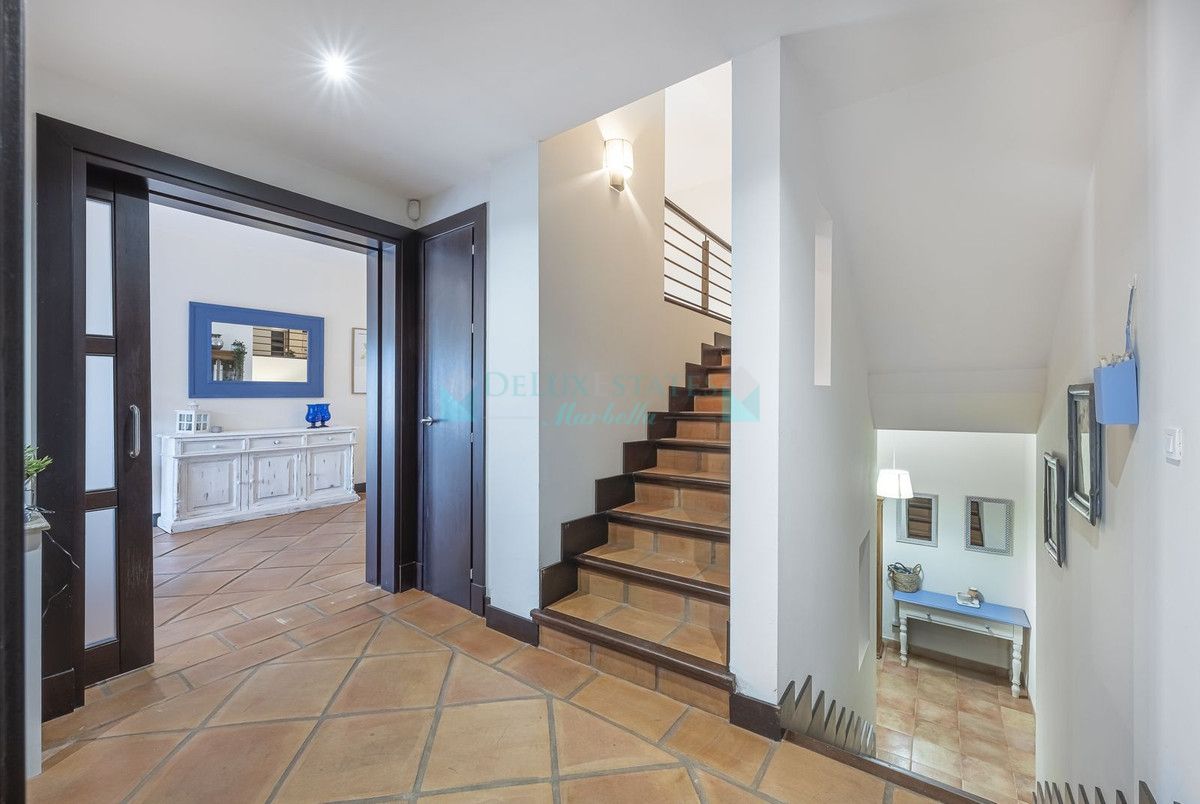 Villa Pareada en venta en Benahavis