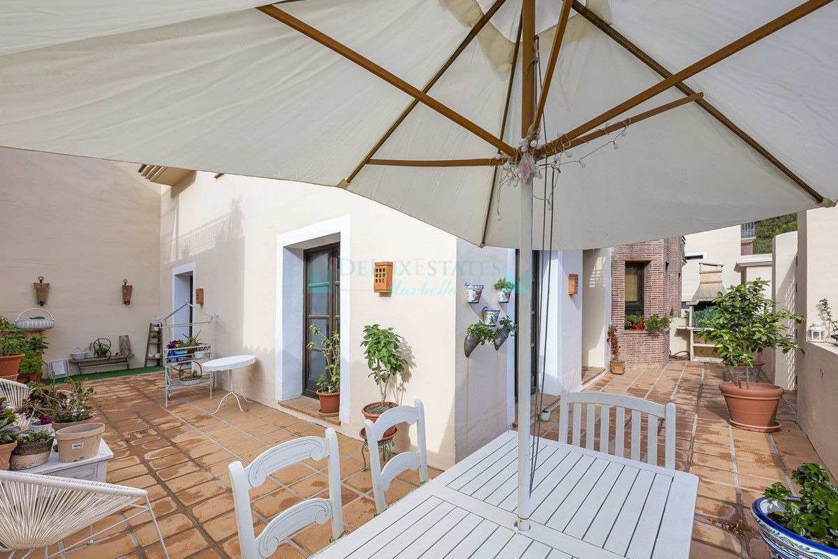 Villa Pareada en venta en Benahavis