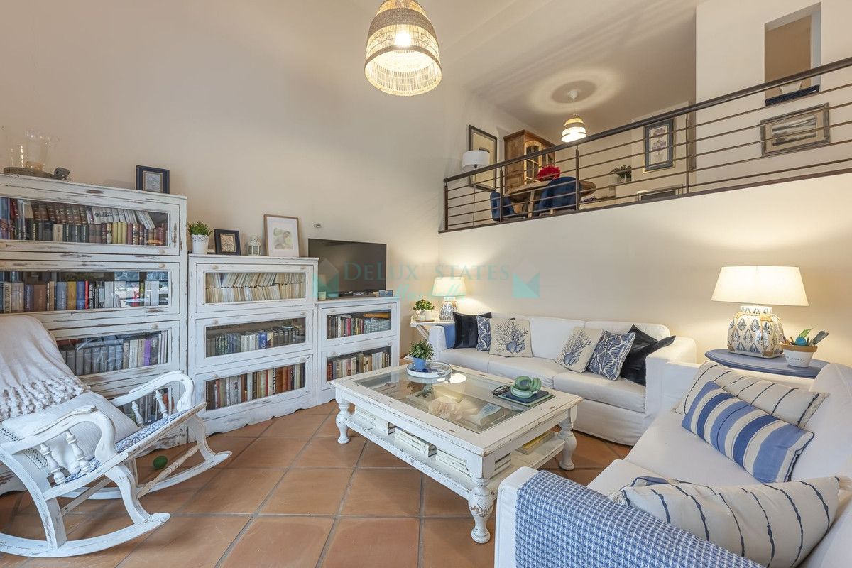 Villa Pareada en venta en Benahavis