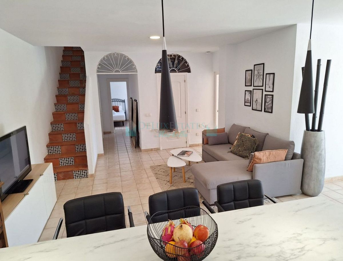 Villa for sale in Estepona