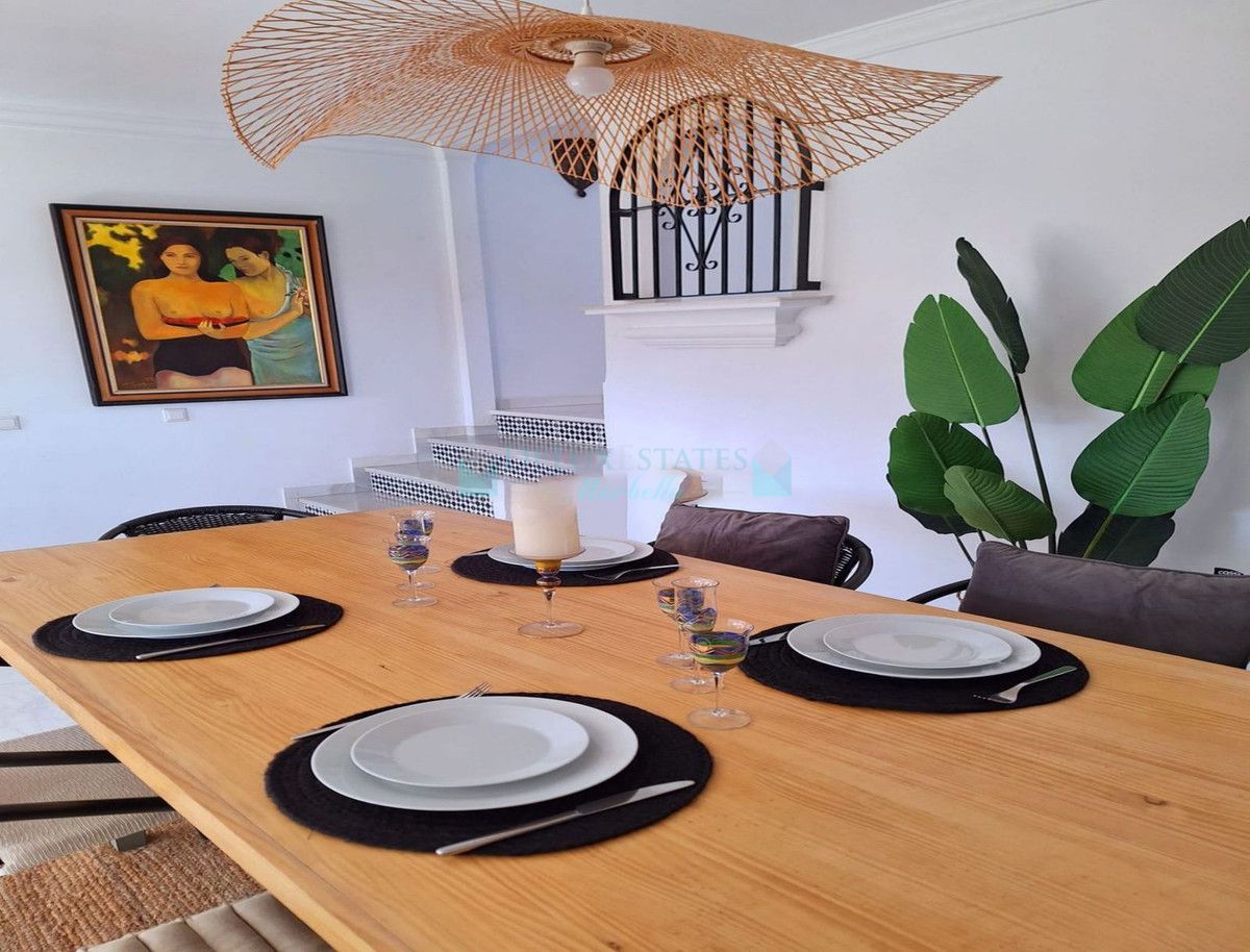 Villa for sale in Estepona