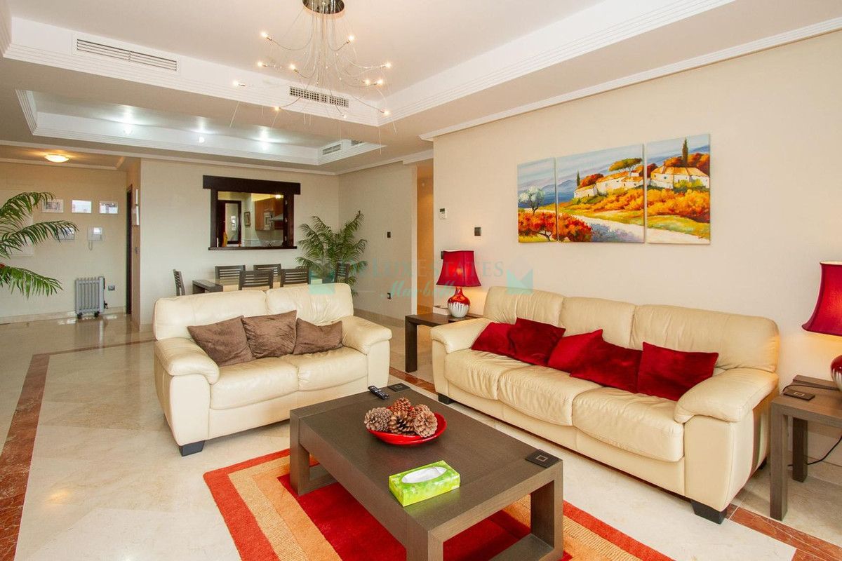 Apartamento Planta Baja en venta en La Mairena, Marbella Este