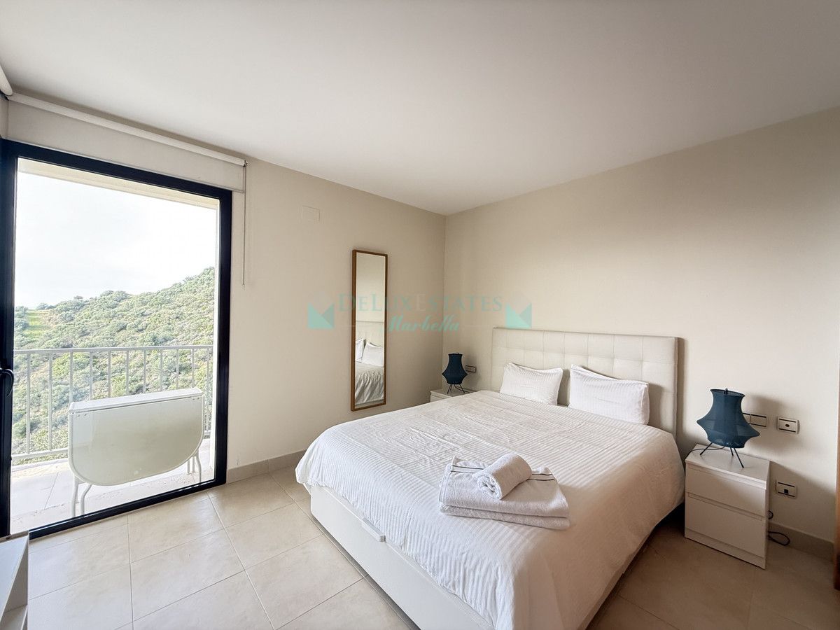 Apartamento en venta en Los Altos de los Monteros, Marbella Este