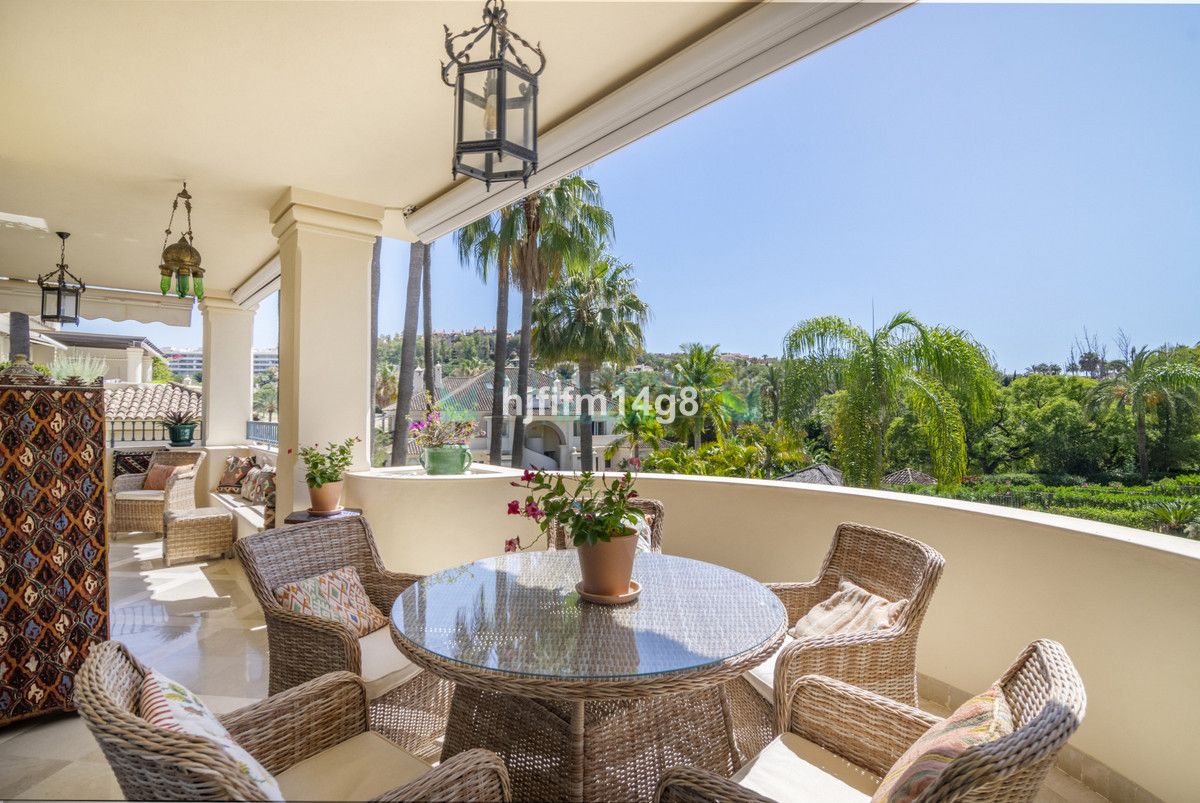 Apartment for sale in Nueva Andalucia