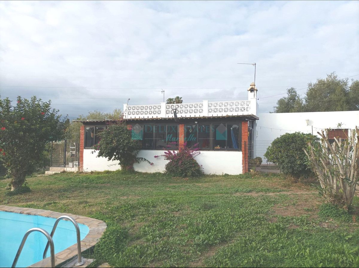 Villa en venta en El Padron, Estepona