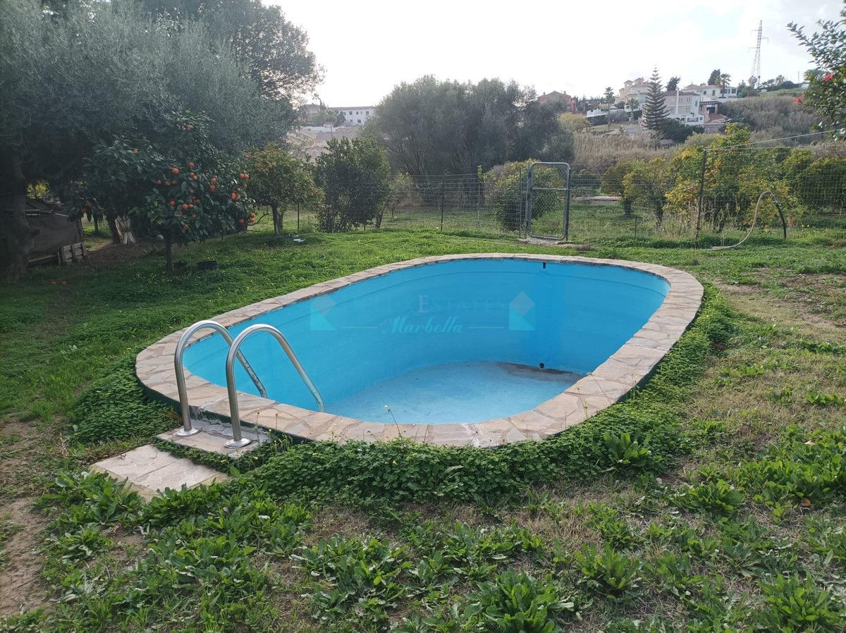 Villa en venta en El Padron, Estepona