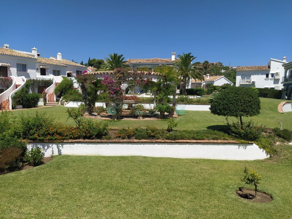 Penthouse for sale in El Paraiso, Estepona