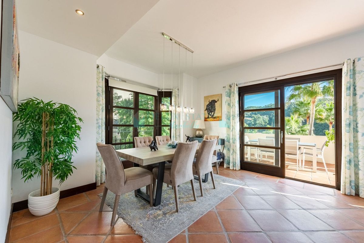 Town House for sale in Benahavis
