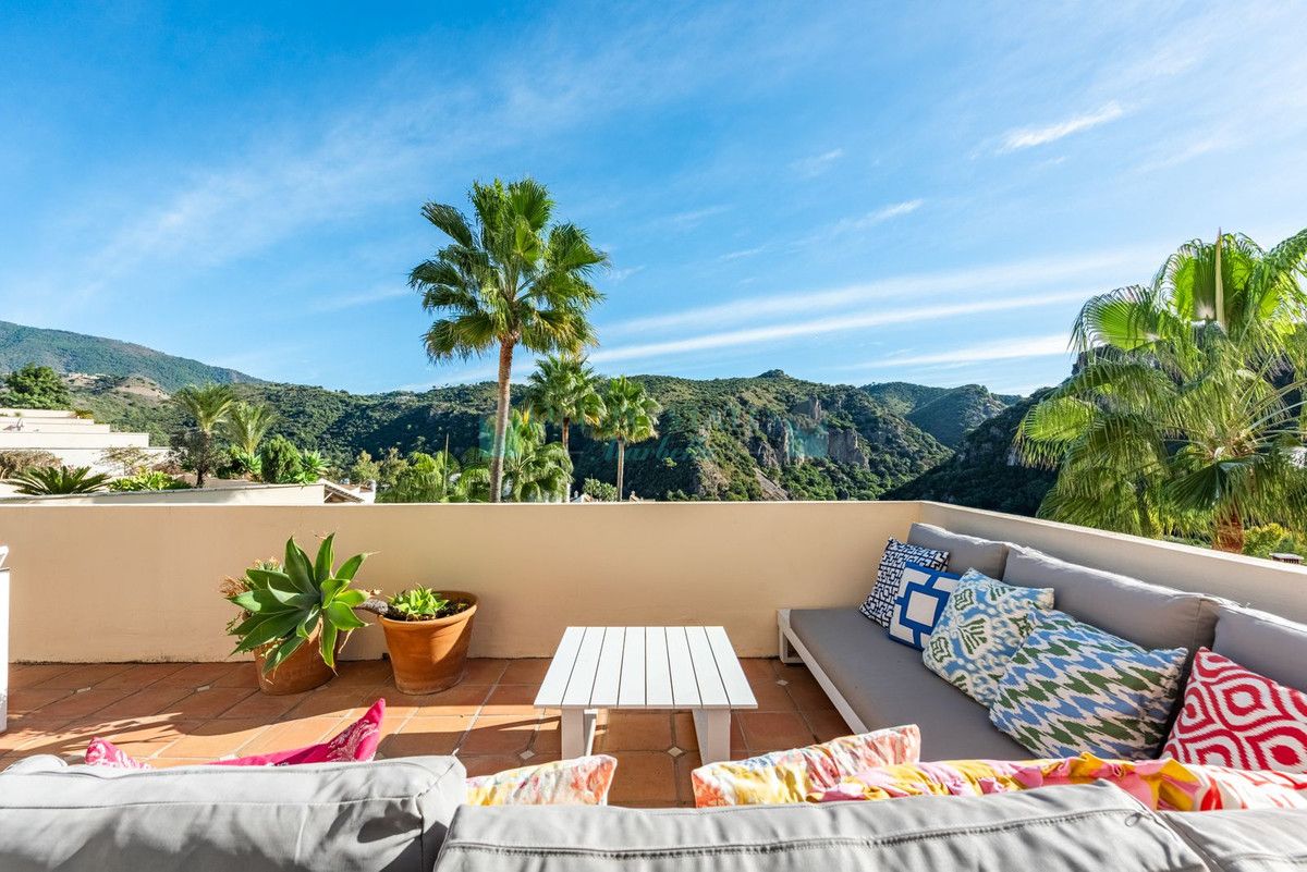 Town House for sale in Benahavis