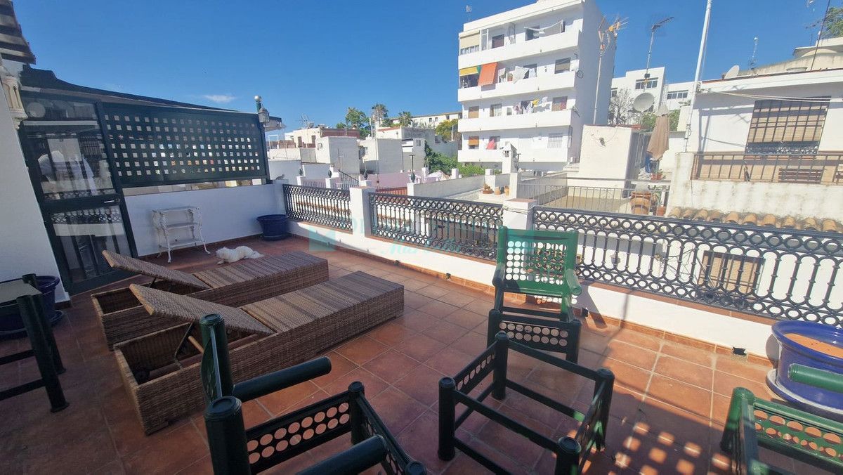 Semi Detached Villa for sale in Marbella