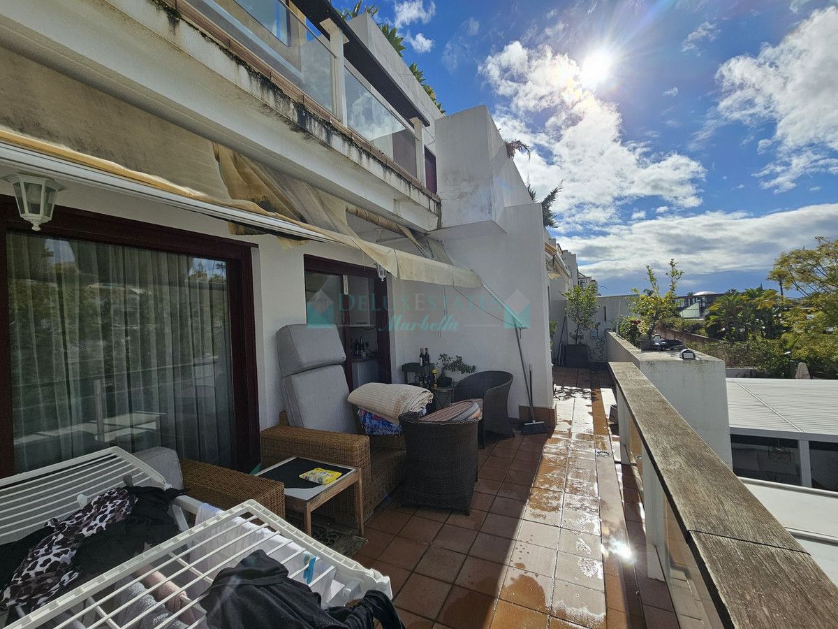 Apartamento en venta en Benahavis