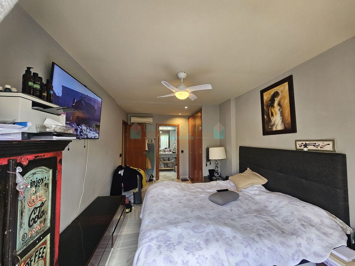 Apartamento en venta en Benahavis