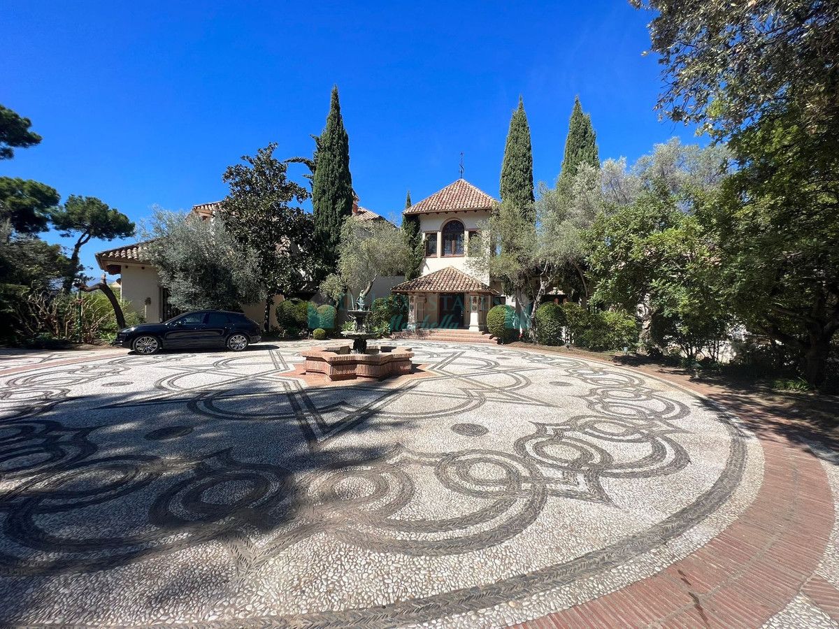 Villa for sale in La Zagaleta, Benahavis