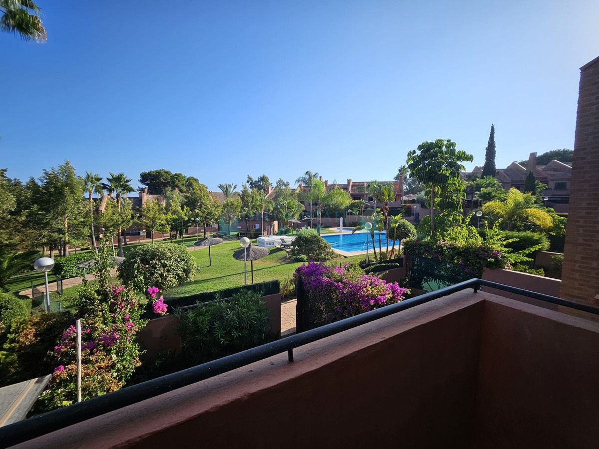 Town House for rent in Los Monteros, Marbella East