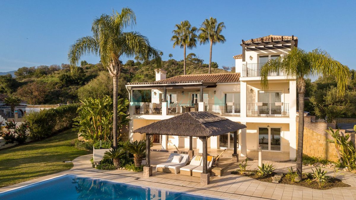 Finca for sale in Estepona