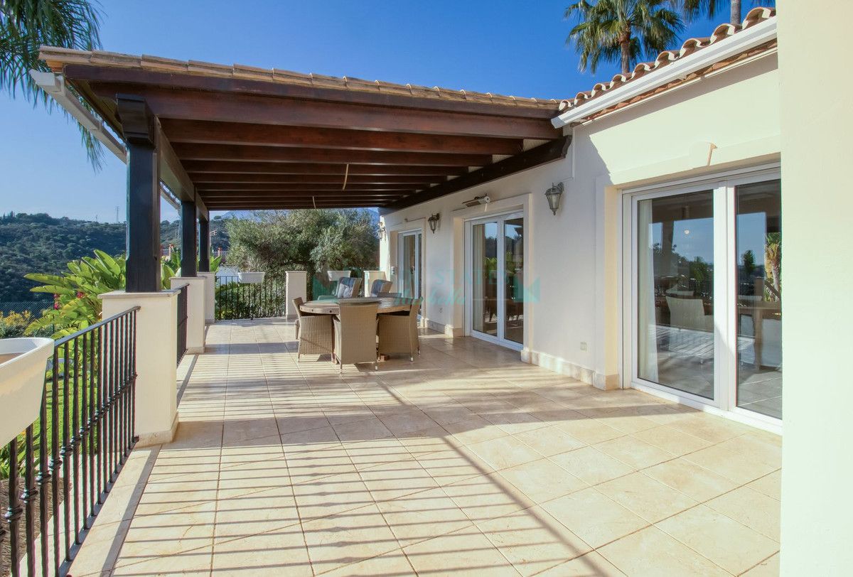 Finca for sale in Estepona