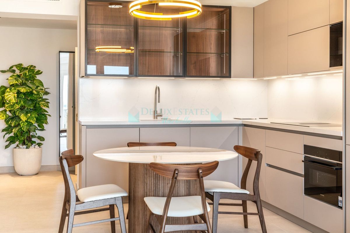 Penthouse for sale in La Quinta, Benahavis