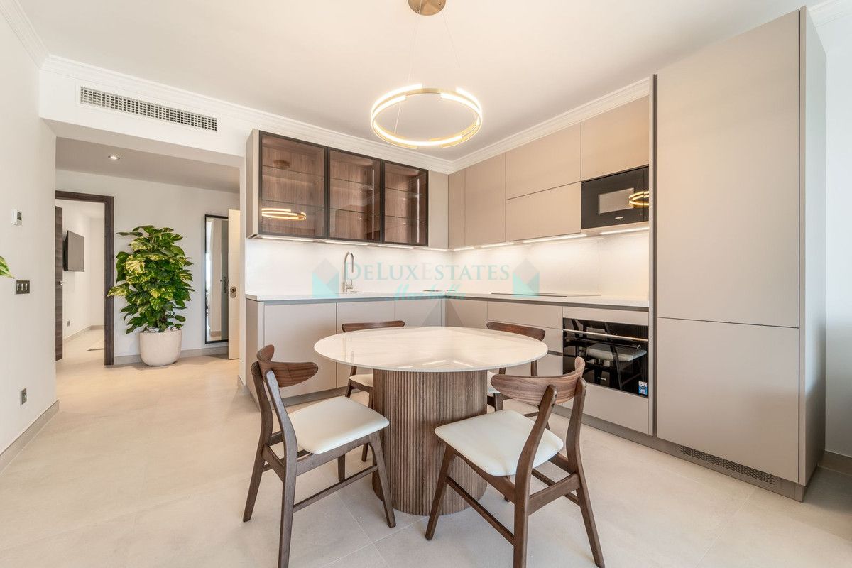 Penthouse for sale in La Quinta, Benahavis