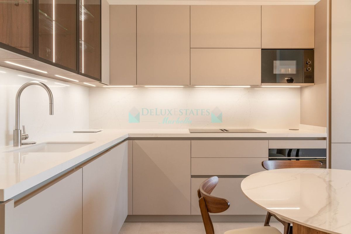 Penthouse for sale in La Quinta, Benahavis