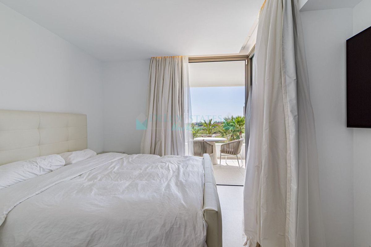 Apartamento en alquiler en Los Arqueros, Benahavis