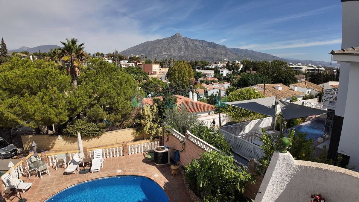 Villa en venta en Nueva Andalucia