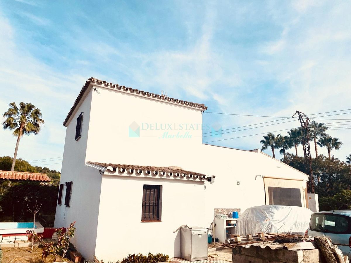 Finca for sale in Estepona