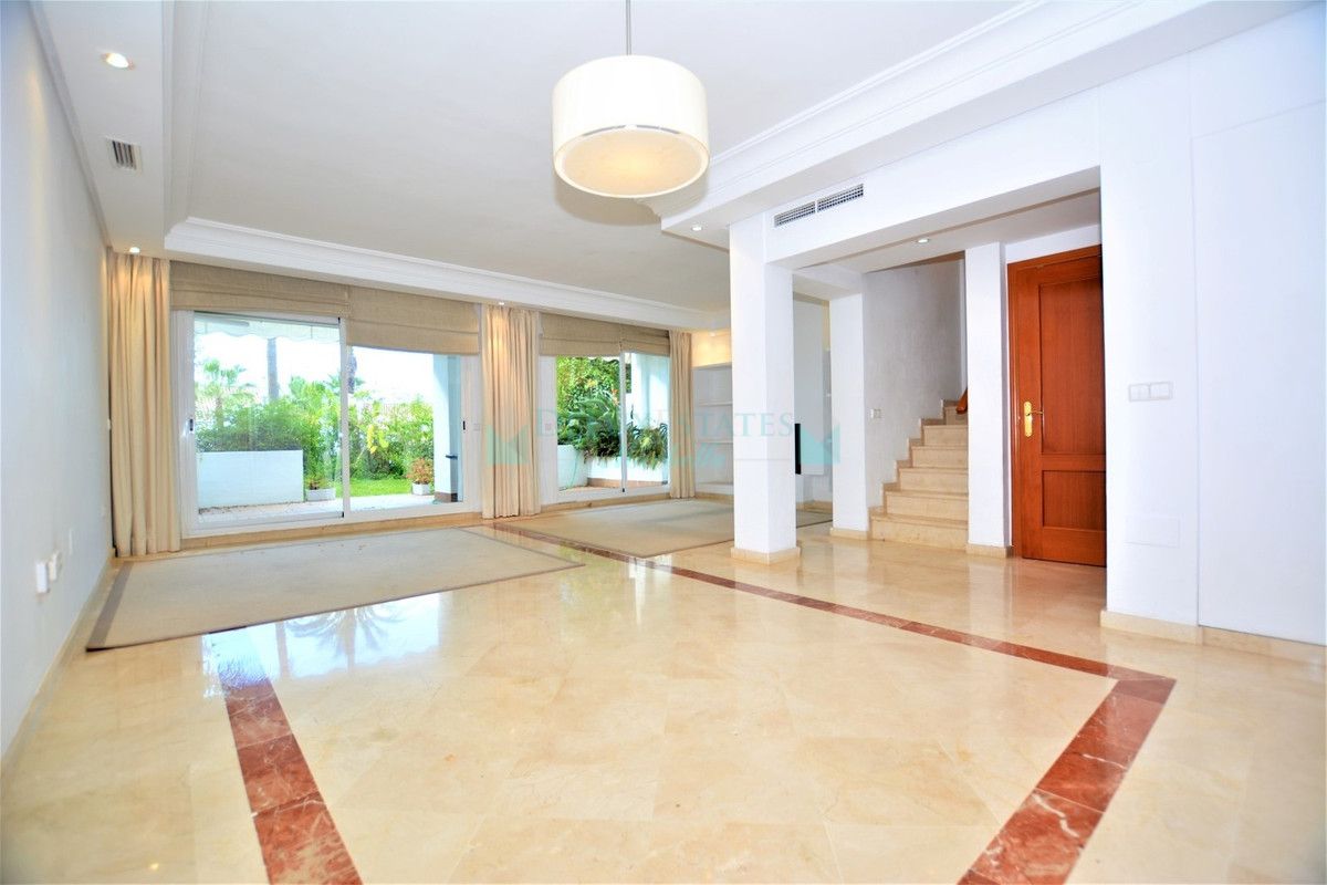 Town House for sale in Marbella Golden Mile