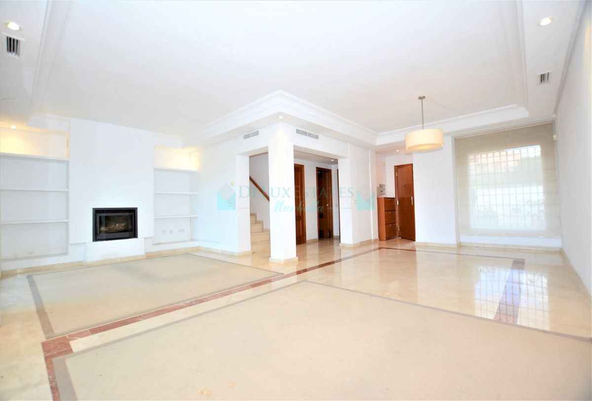 Town House for sale in Marbella Golden Mile