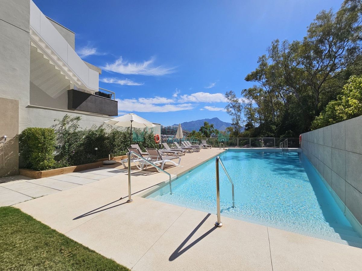 Apartment for sale in Benahavis