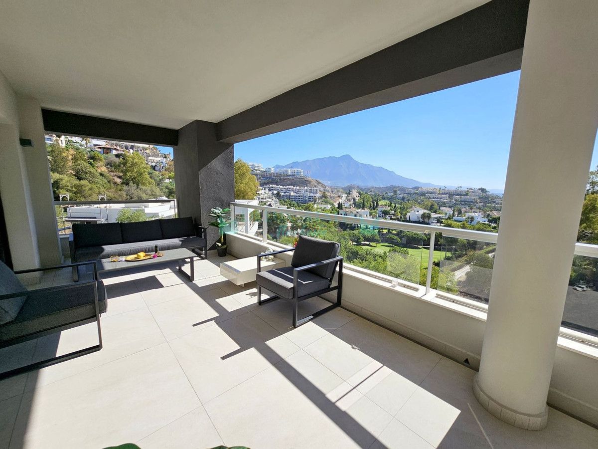 Apartment for sale in Benahavis