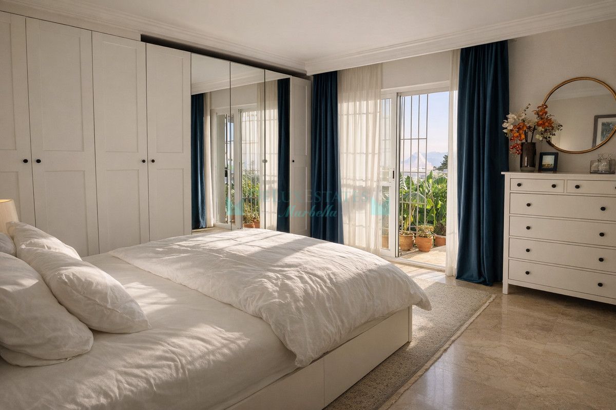 Villa Pareada en venta en Estepona