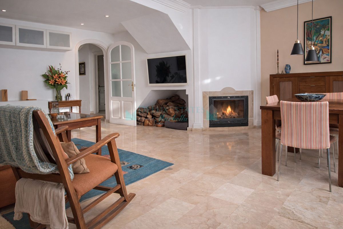 Villa Pareada en venta en Estepona