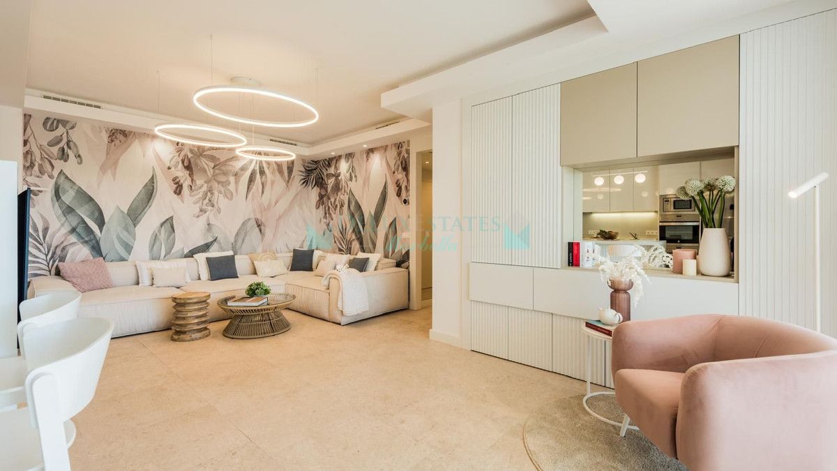 Apartamento en alquiler en Elviria, Marbella Este