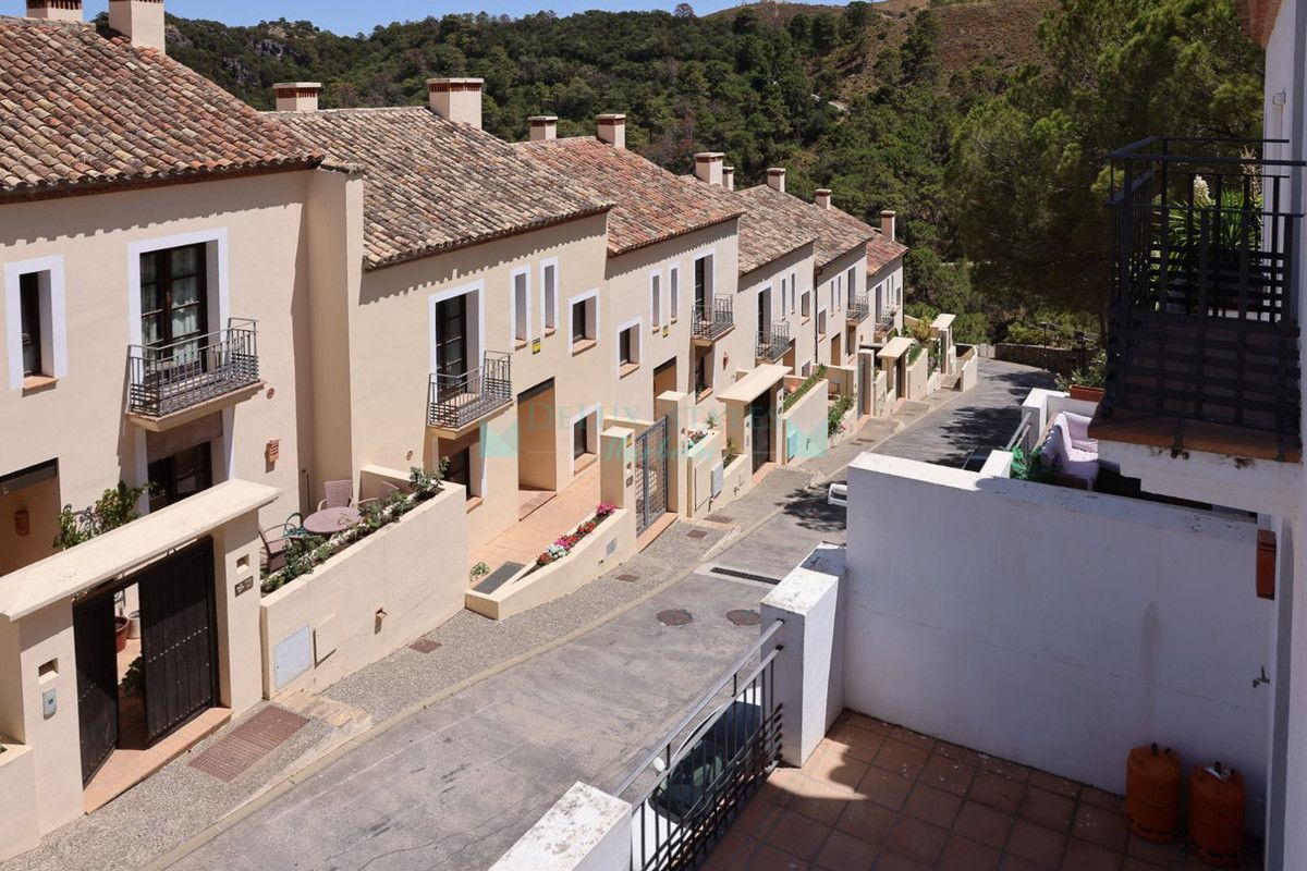 Town House for sale in Benahavis