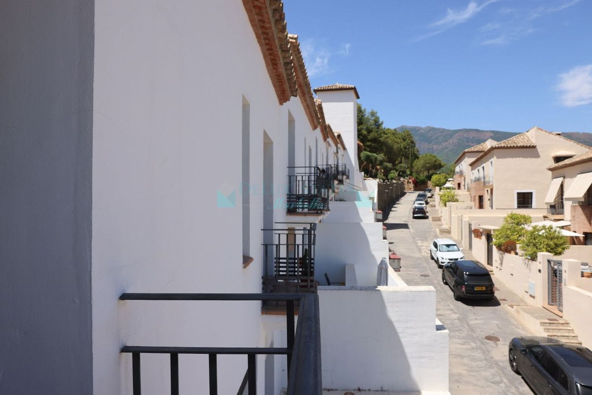 Town House for sale in Benahavis