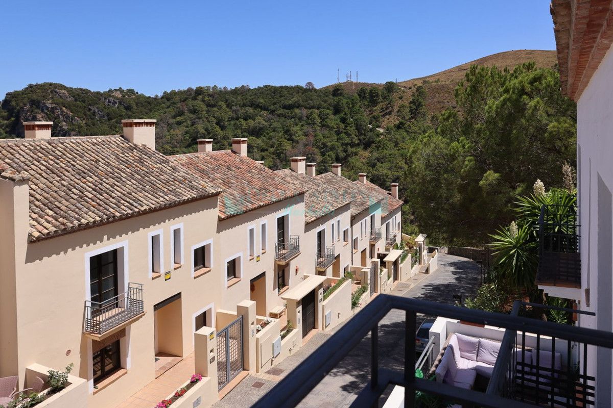 Town House for sale in Benahavis