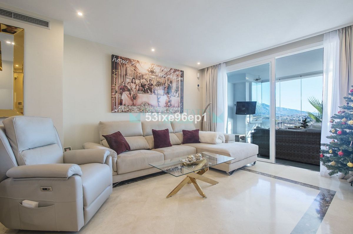 Apartment for sale in Benahavis