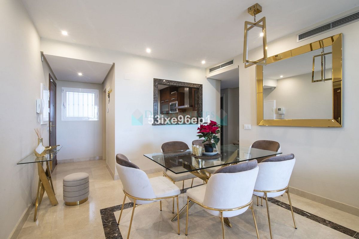 Apartment for sale in Benahavis