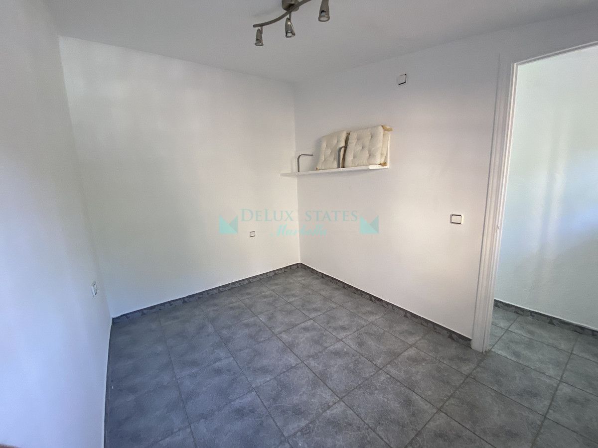 Apartment for sale in Estepona