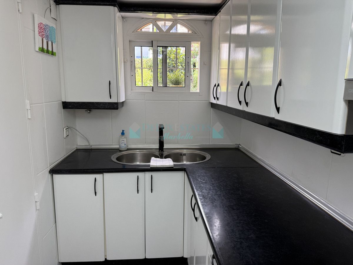 Apartment for sale in Estepona