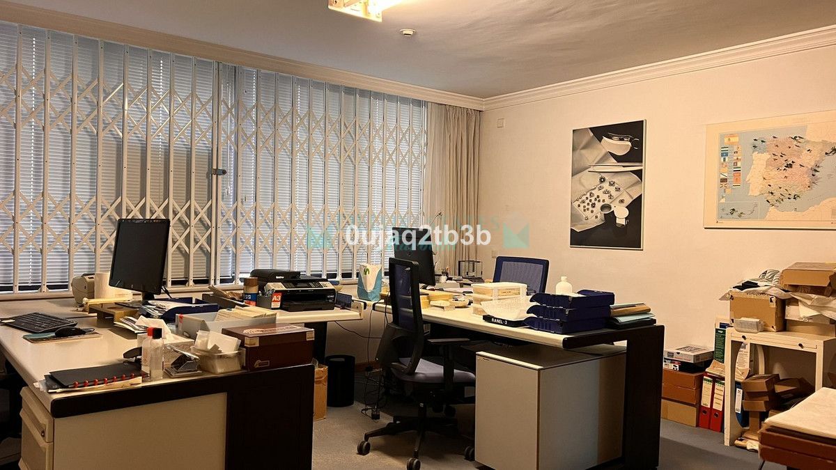 Office for sale in Marbella