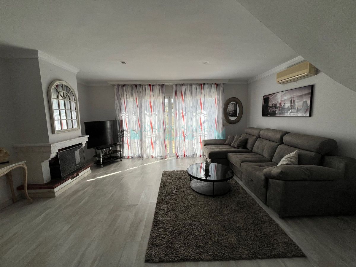 Town House for rent in Estepona