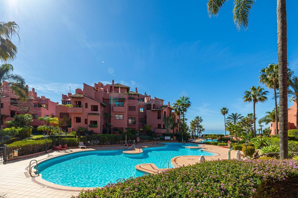 Apartamento en venta en New Golden Mile, Estepona