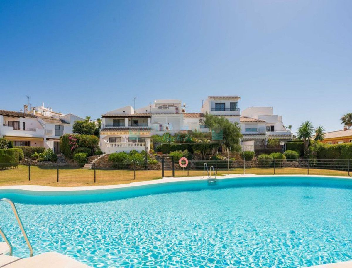 Town House for sale in Atalaya, Estepona