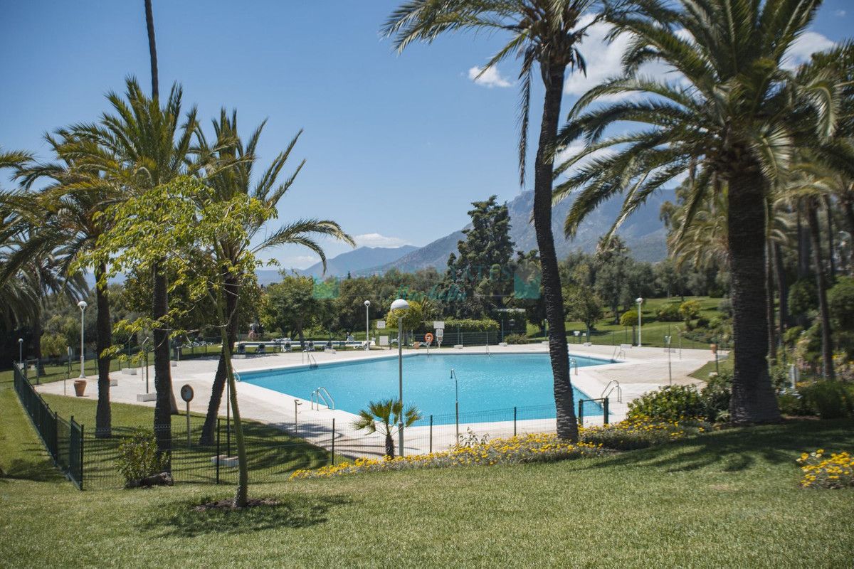 Apartamento Planta Baja en venta en Rio Real, Marbella Este