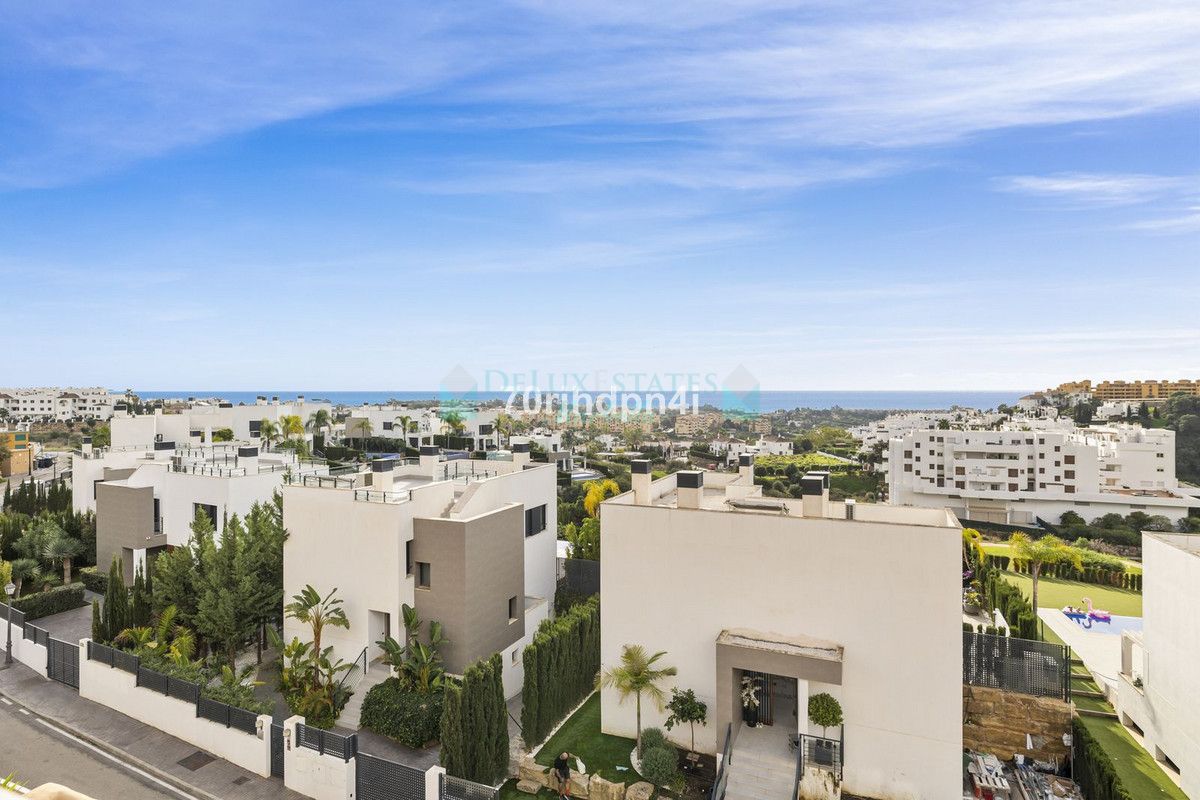 Penthouse for sale in Estepona