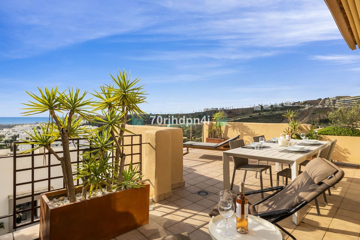 Penthouse for sale in Estepona