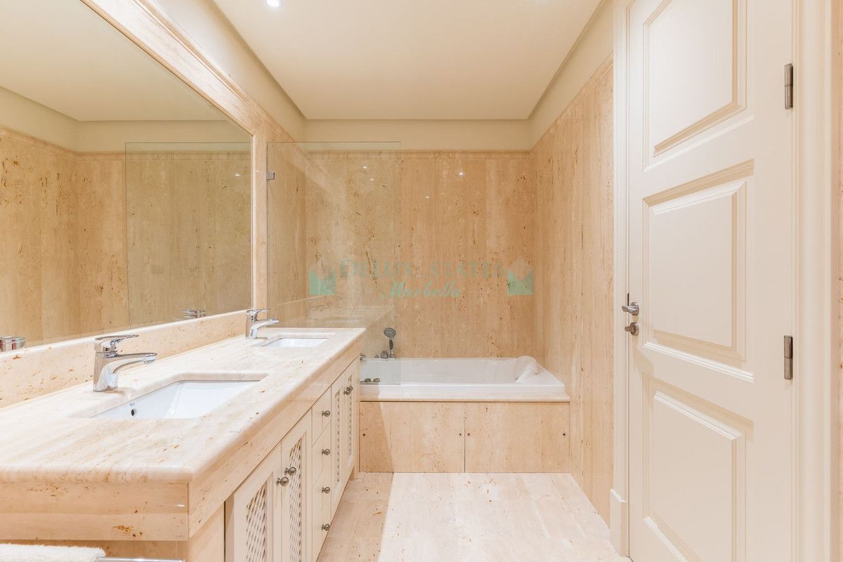 Apartamento Planta Baja en venta en Estepona