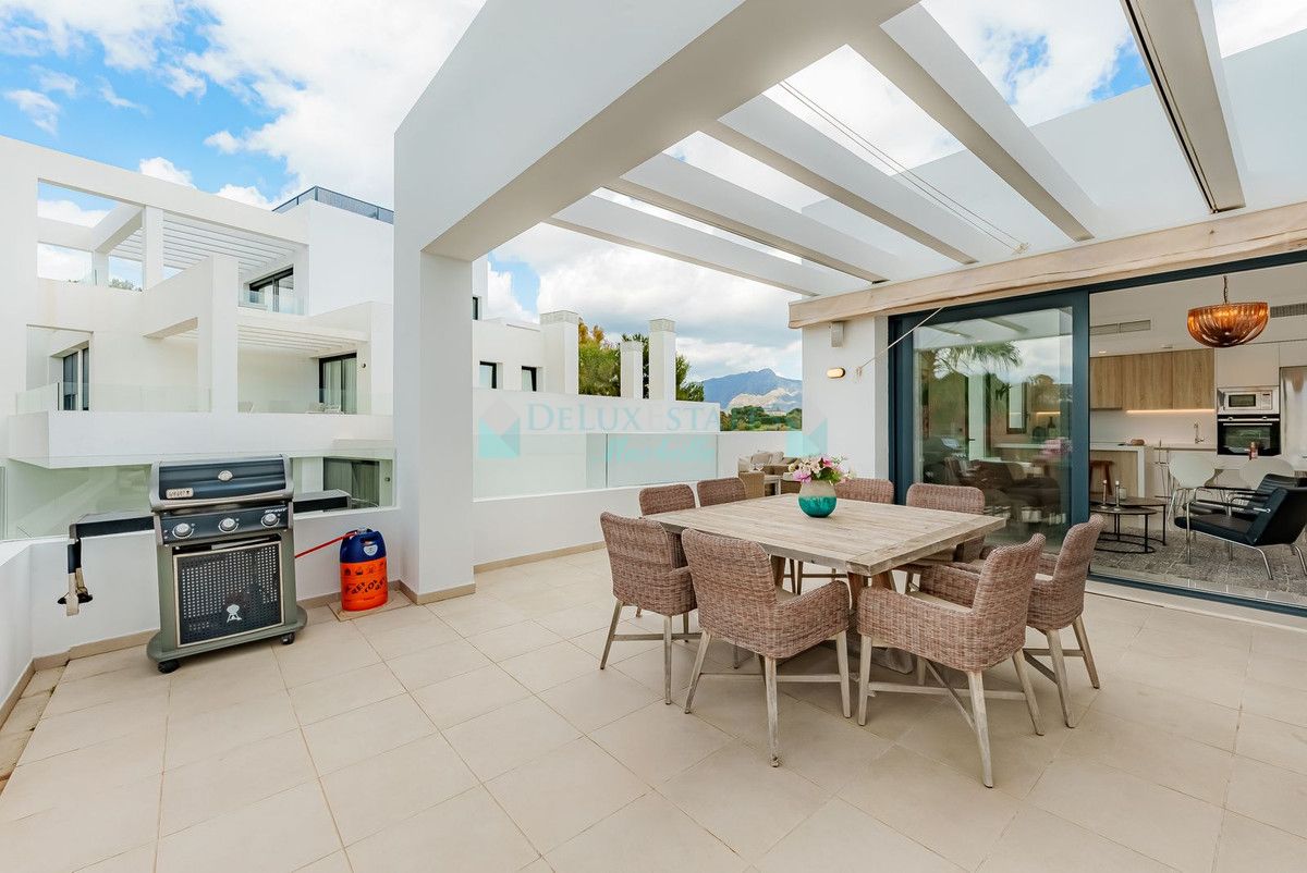 Penthouse for sale in New Golden Mile, Estepona