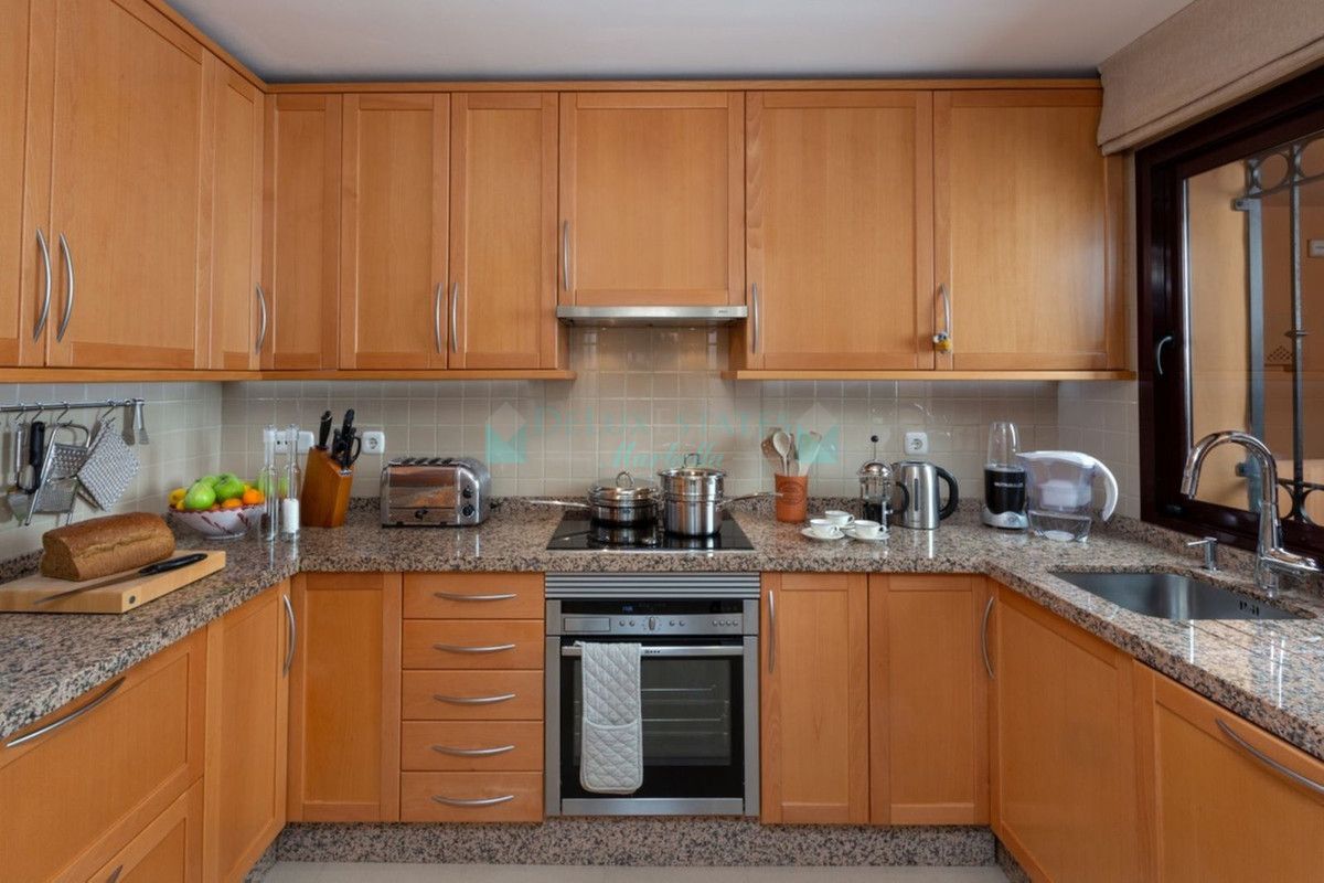 Apartamento en alquiler en Benahavis